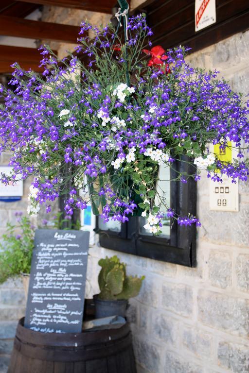 Logis Hotel Restaurant L'Auberge Du Chateau Muret-le-Château Kültér fotó