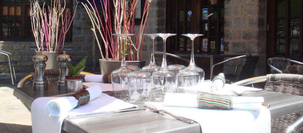 Logis Hotel Restaurant L'Auberge Du Chateau Muret-le-Château Kültér fotó